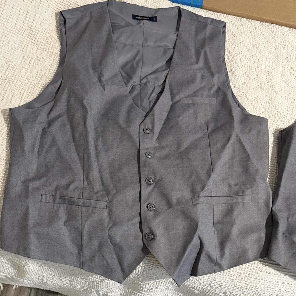 Men's Gray Suit Vest by Hisdern